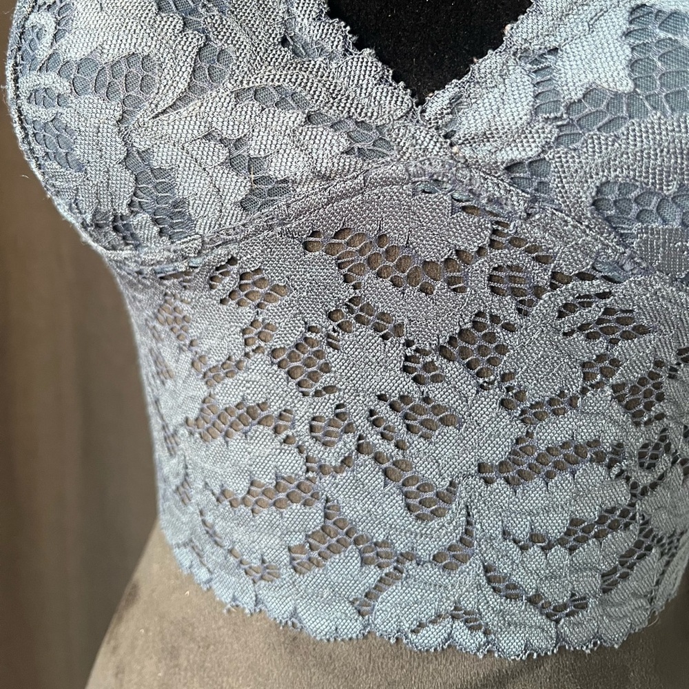 🌻Ivy Secret bralette-padded. Size medium fits more like a small.🌻 - Picture 2 of 5